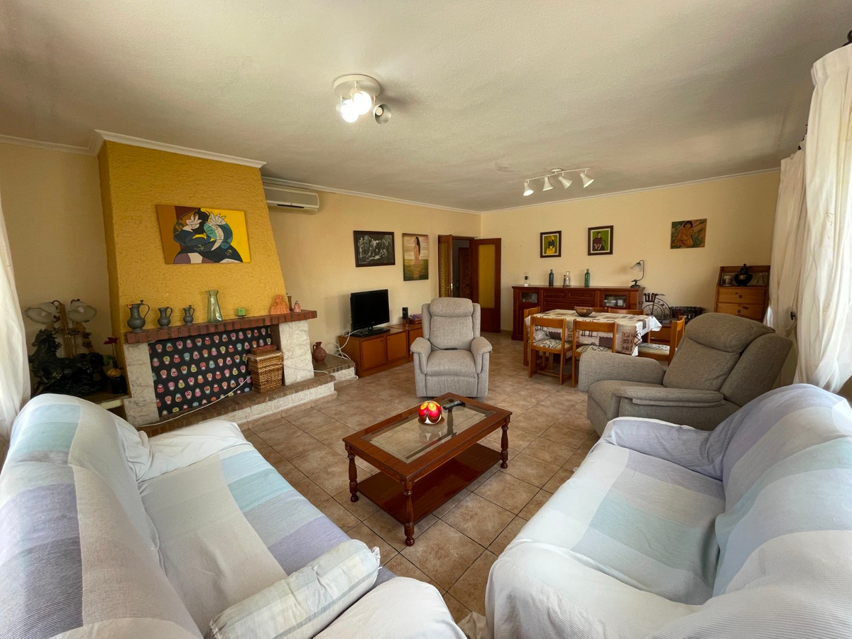 Se vende Villa - Chalet de 6 dormitorios en Costa Blanca, Alicante, España