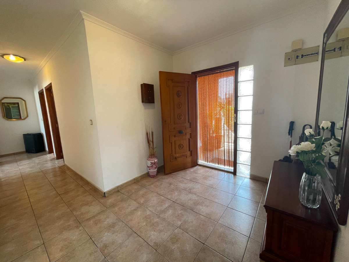 Se vende Villa - Chalet de 6 dormitorios en Costa Blanca, Alicante, España