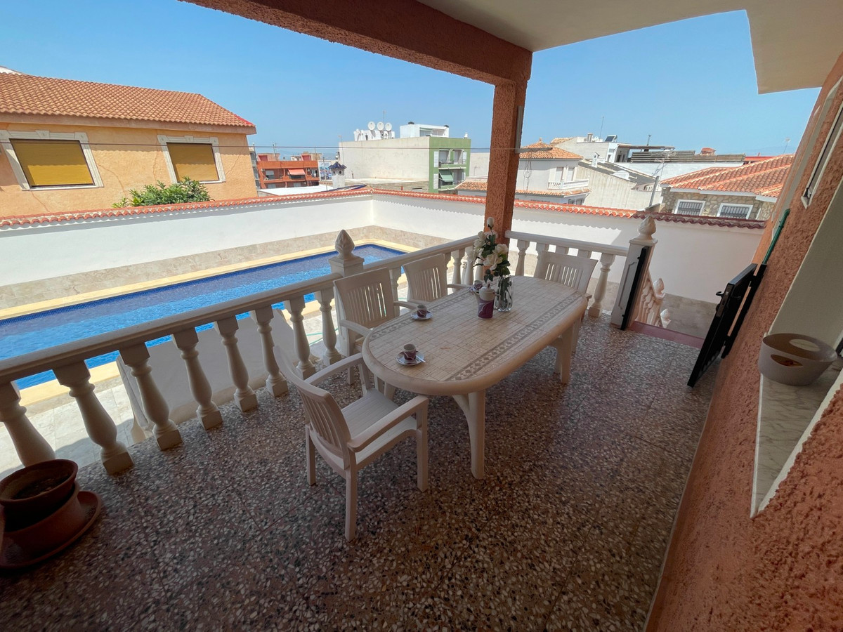 Se vende Villa - Chalet de 6 dormitorios en Costa Blanca, Alicante, España