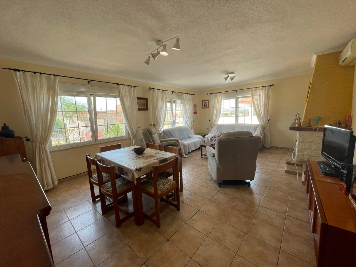 Se vende Villa - Chalet de 6 dormitorios en Costa Blanca, Alicante, España