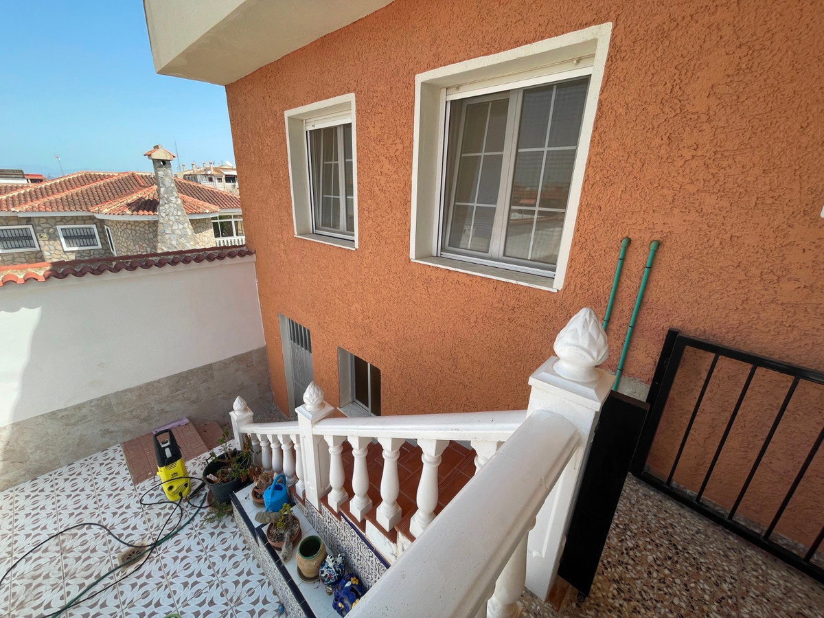 Se vende Villa - Chalet de 6 dormitorios en Costa Blanca, Alicante, España