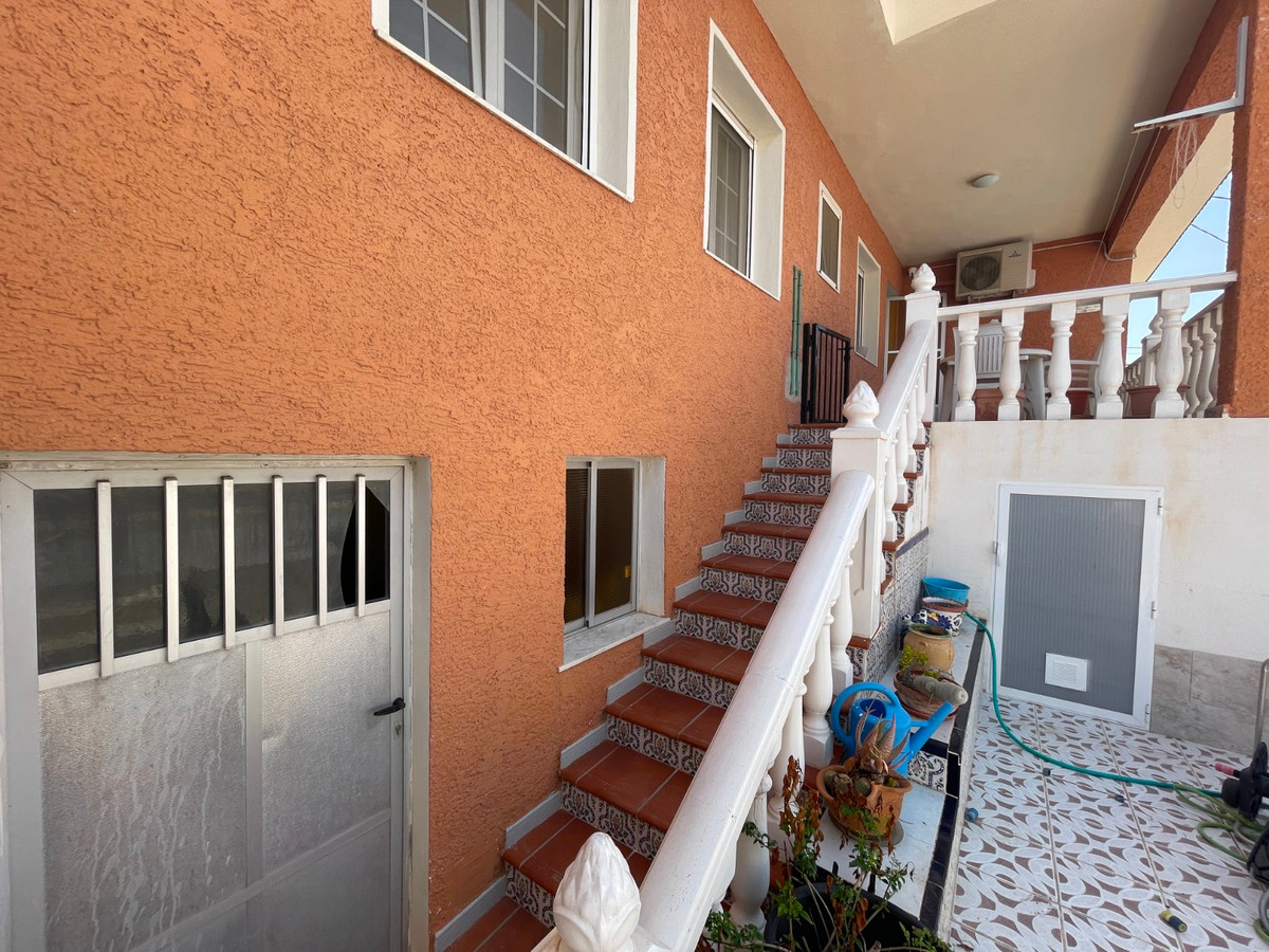 Se vende Villa - Chalet de 6 dormitorios en Costa Blanca, Alicante, España