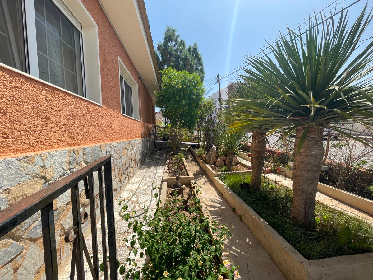 Se vende Villa - Chalet de 6 dormitorios en Costa Blanca, Alicante, España