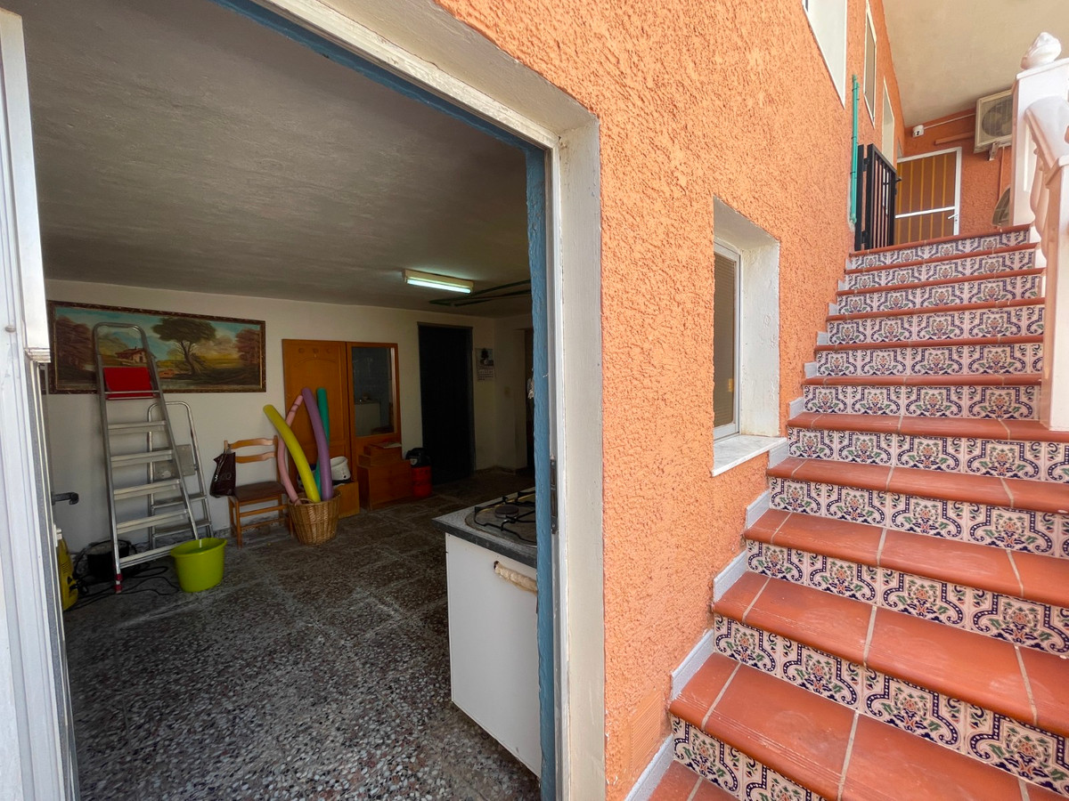Se vende Villa - Chalet de 6 dormitorios en Costa Blanca, Alicante, España