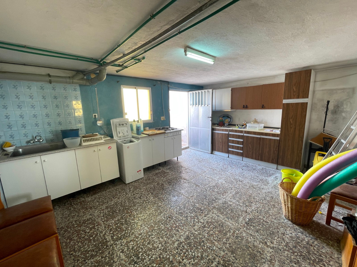 Se vende Villa - Chalet de 6 dormitorios en Costa Blanca, Alicante, España