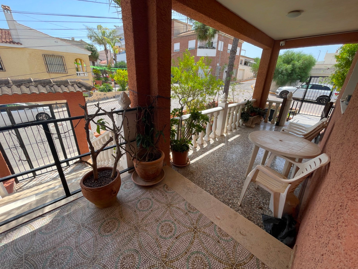 Se vende Villa - Chalet de 6 dormitorios en Costa Blanca, Alicante, España