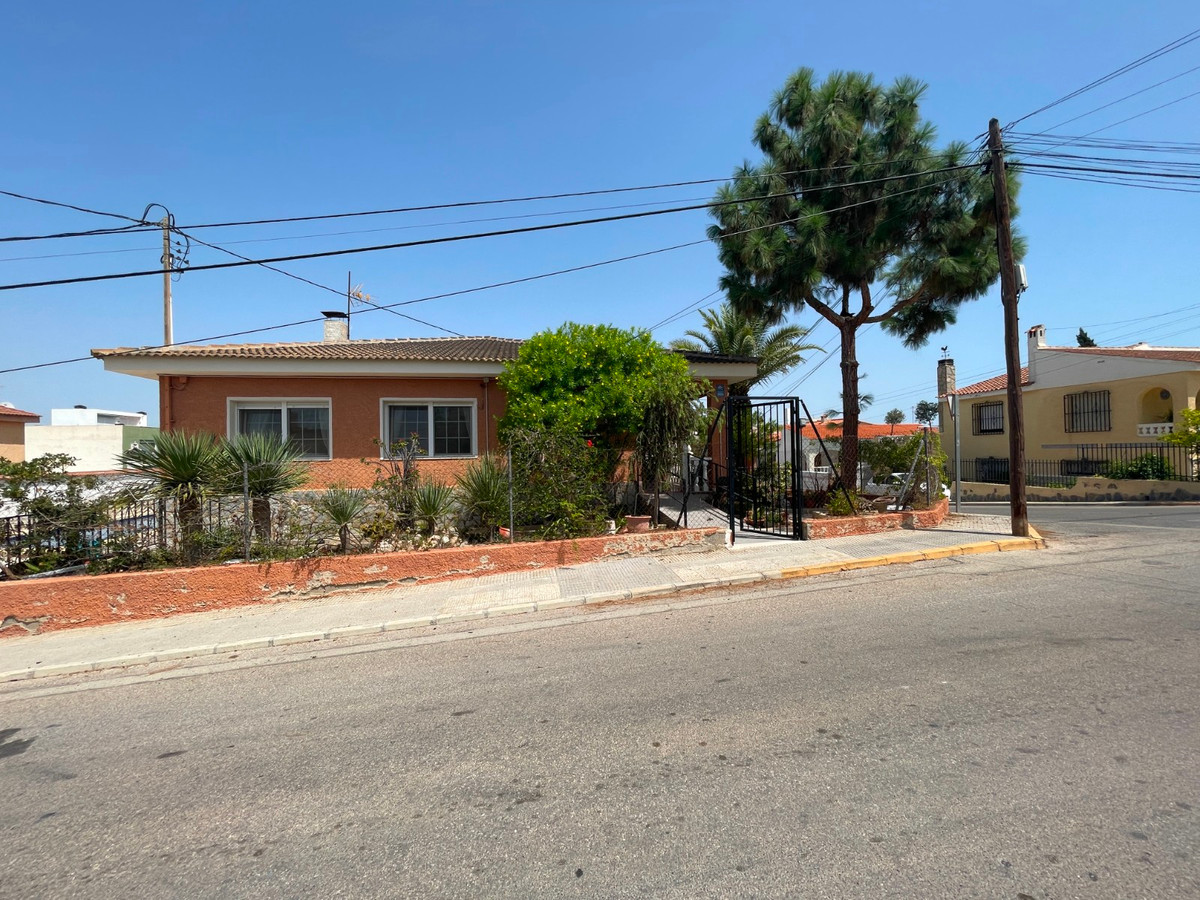 Se vende Villa - Chalet de 6 dormitorios en Costa Blanca, Alicante, España