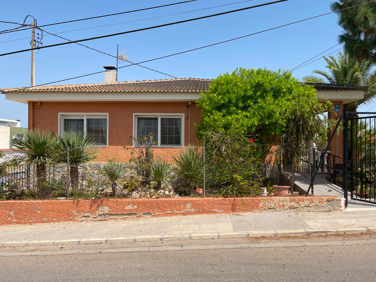 Se vende Villa - Chalet de 6 dormitorios en Costa Blanca, Alicante, España