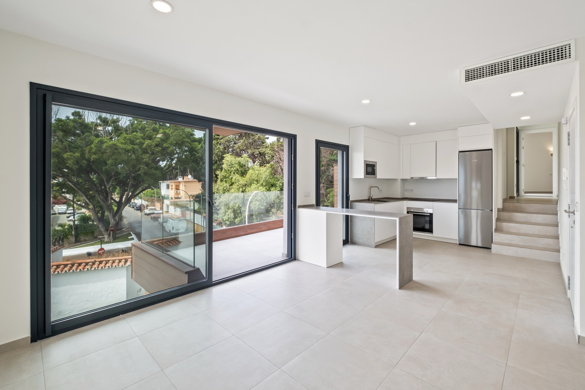 2 Bed Apartment for sale in Montemar Costa Del Sol, Málaga, Spain