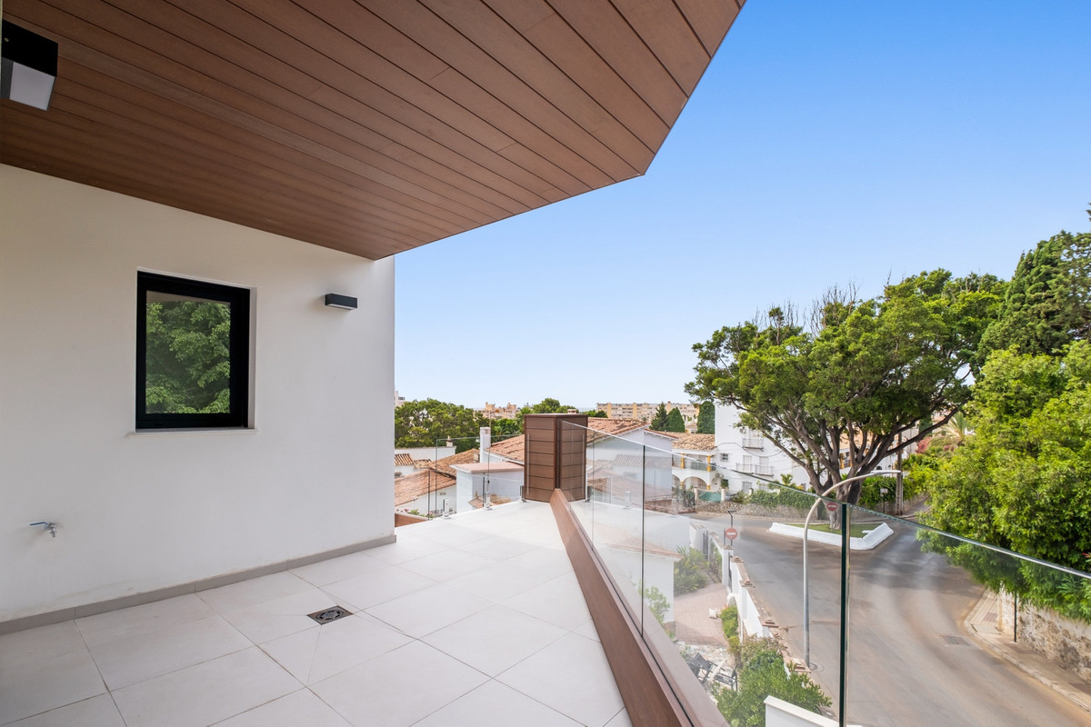 2 Bed Apartment for sale in Montemar Costa Del Sol, Málaga, Spain