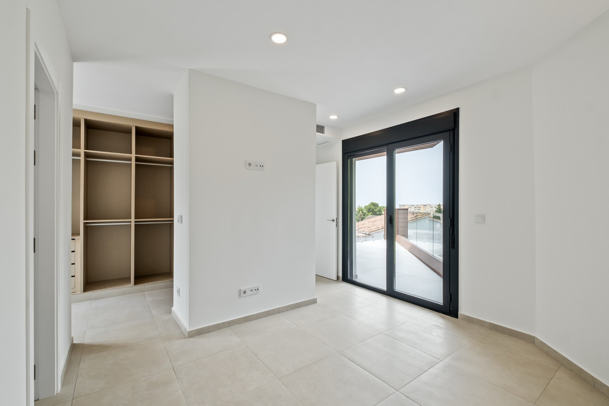 2 Bed Apartment for sale in Montemar Costa Del Sol, Málaga, Spain