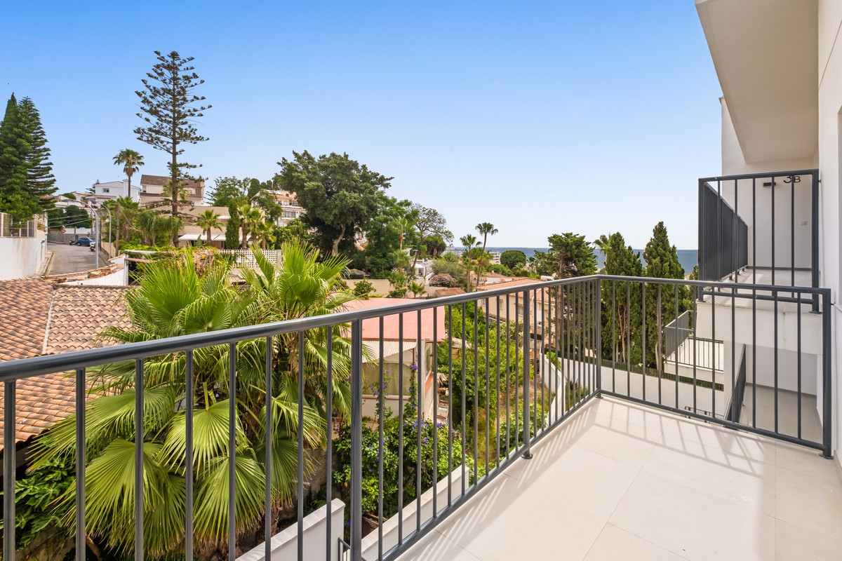 2 Bed Apartment for sale in Montemar Costa Del Sol, Málaga, Spain