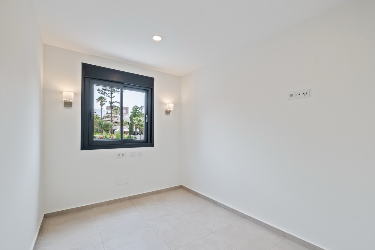 2 Bed Apartment for sale in Montemar Costa Del Sol, Málaga, Spain