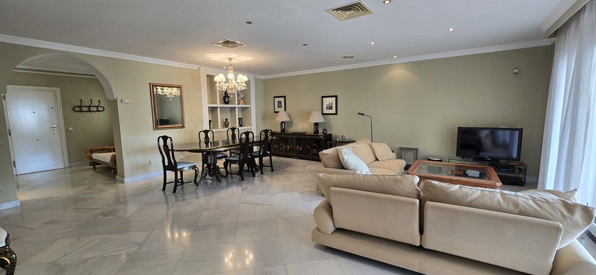 4 Bed Apartment for sale in Torremolinos Centro Costa Del Sol, Málaga, Spain
