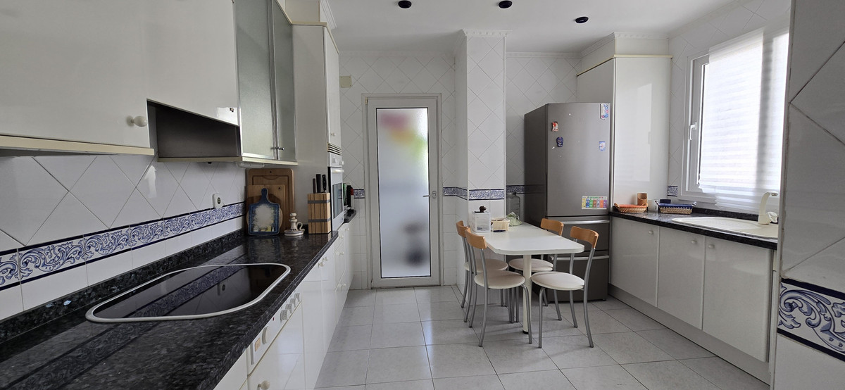 4 Bed Apartment for sale in Torremolinos Centro Costa Del Sol, Málaga, Spain