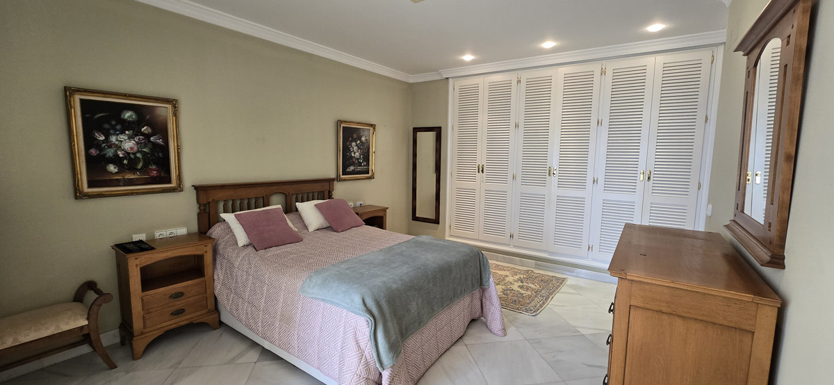 4 Bed Apartment for sale in Torremolinos Centro Costa Del Sol, Málaga, Spain