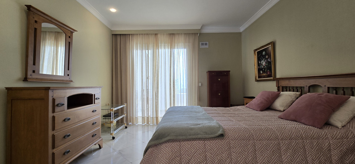 4 Bed Apartment for sale in Torremolinos Centro Costa Del Sol, Málaga, Spain