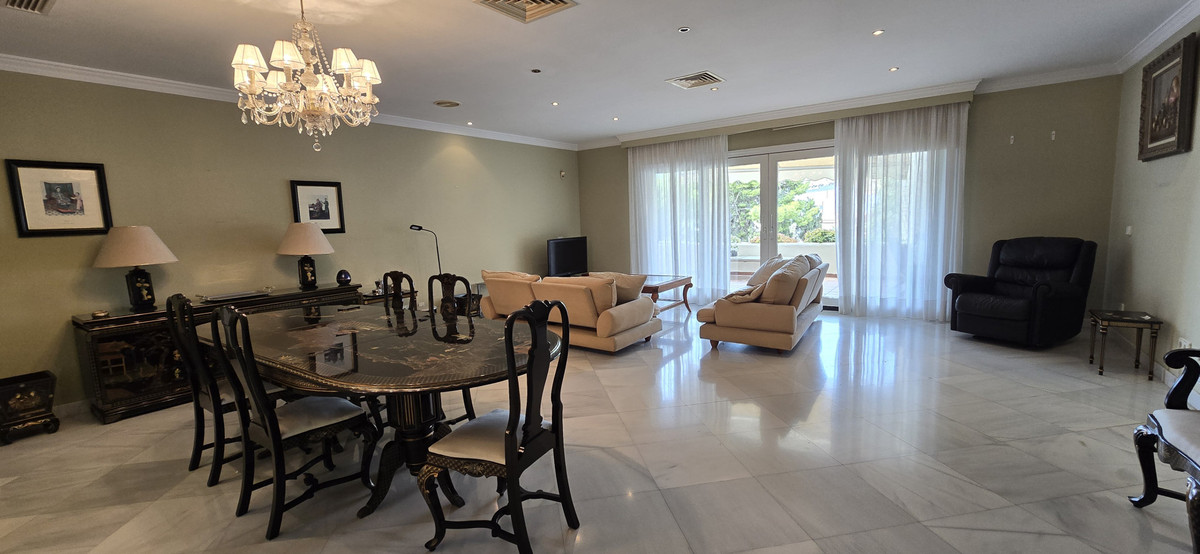 4 Bed Apartment for sale in Torremolinos Centro Costa Del Sol, Málaga, Spain