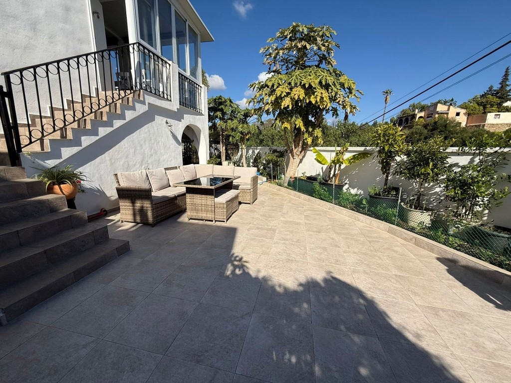 3 Bed Townhouse for sale in Estepona Costa Del Sol, Málaga, Spain