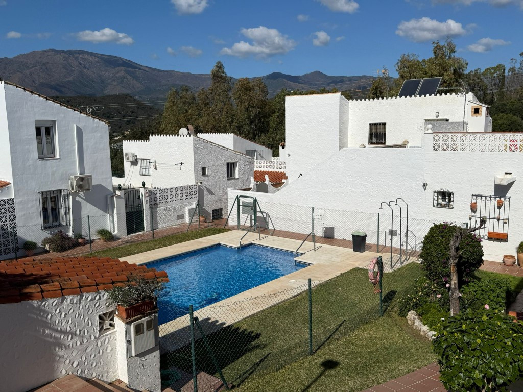 3 Bed Townhouse for sale in Estepona Costa Del Sol, Málaga, Spain