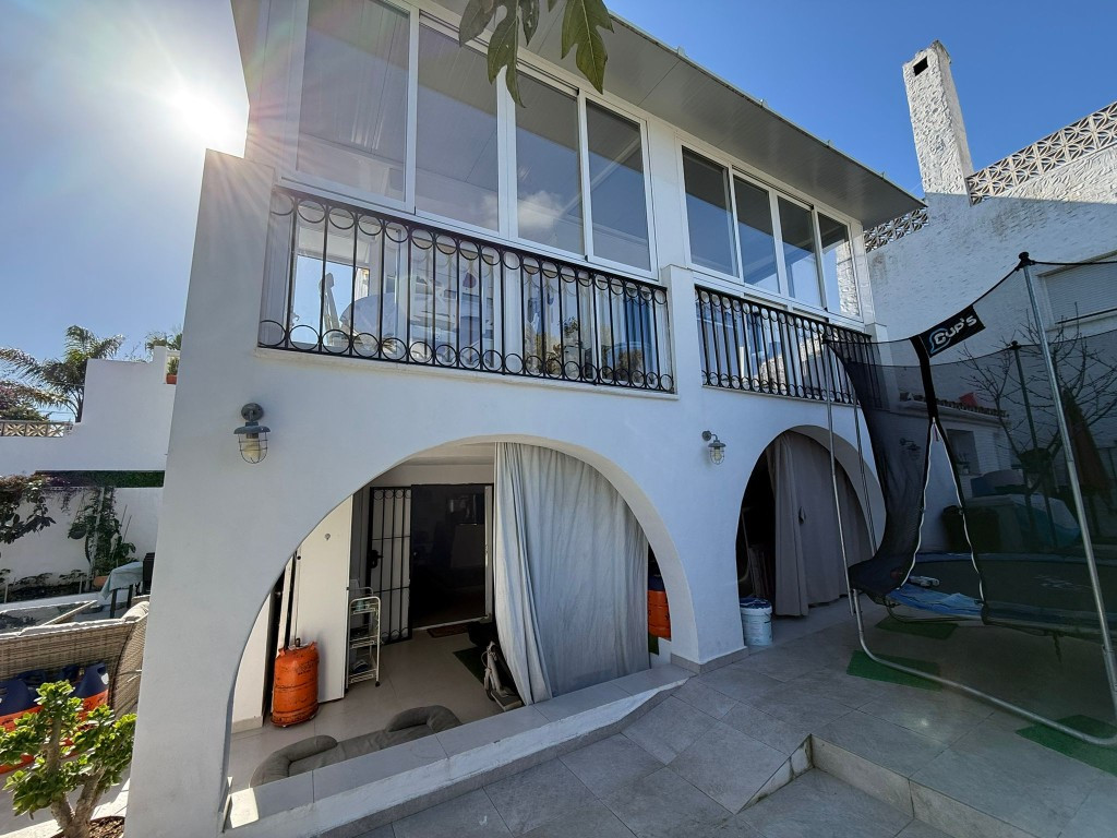3 Bed Townhouse for sale in Estepona Costa Del Sol, Málaga, Spain