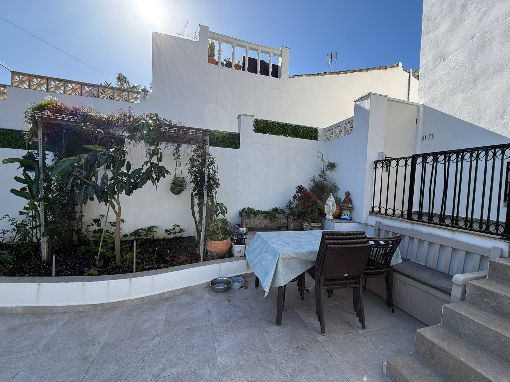 3 Bed Townhouse for sale in Estepona Costa Del Sol, Málaga, Spain