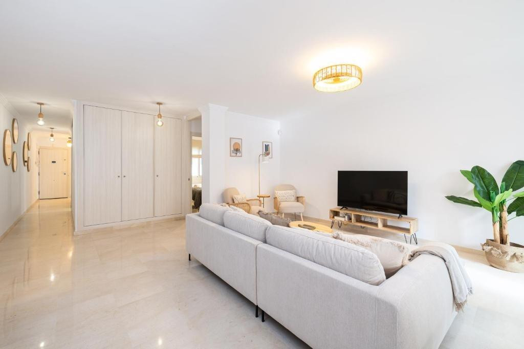 Se vende Apartamento Planta Media de 3 dormitorios en Costa Del Sol, Málaga, España