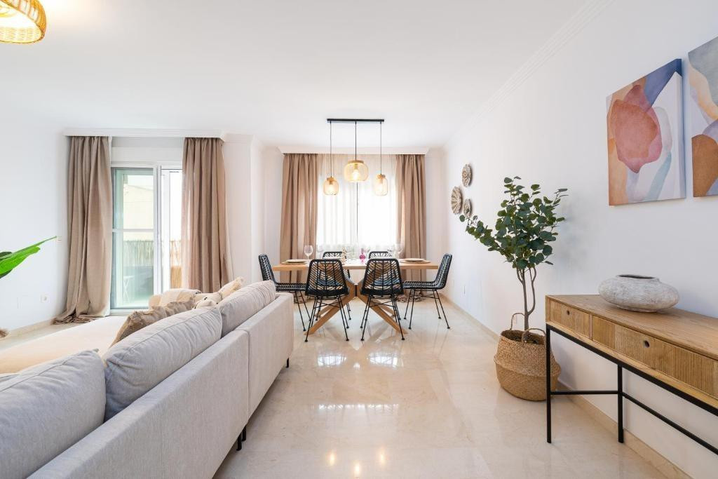 Se vende Apartamento Planta Media de 3 dormitorios en Costa Del Sol, Málaga, España