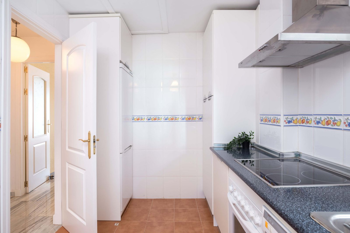 Se vende Apartamento Planta Media de 2 dormitorios en Costa Del Sol, Málaga, España