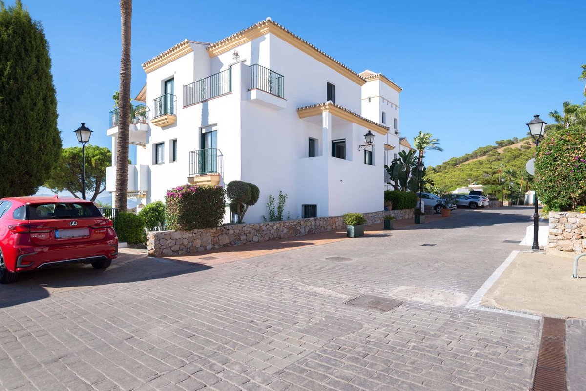 Se vende Apartamento Planta Media de 2 dormitorios en Costa Del Sol, Málaga, España