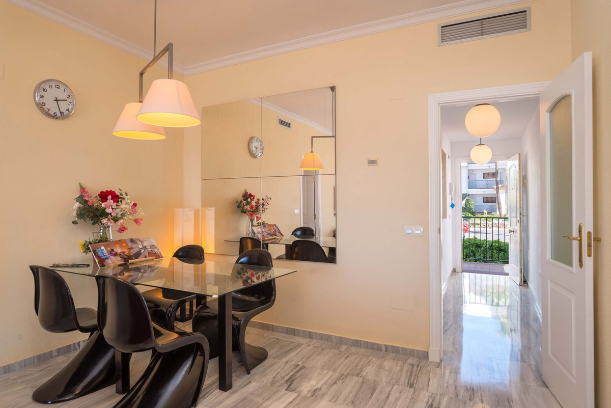 Se vende Apartamento Planta Media de 2 dormitorios en Costa Del Sol, Málaga, España