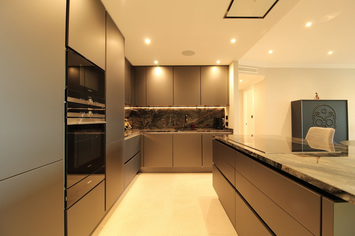 3 Bed Apartment for sale in Sierra Blanca Costa Del Sol, Málaga, Spain