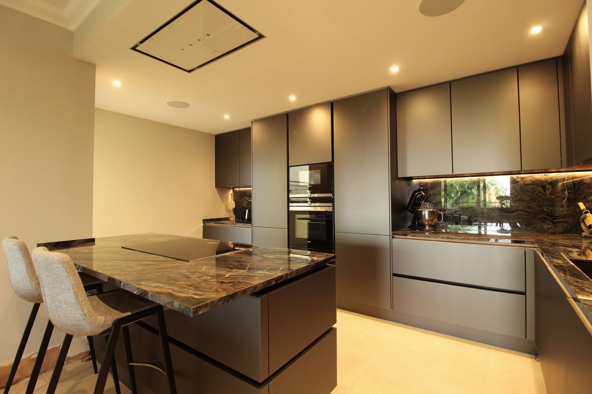 3 Bed Apartment for sale in Sierra Blanca Costa Del Sol, Málaga, Spain
