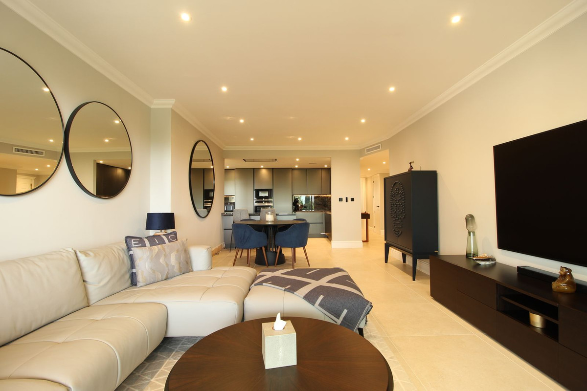 3 Bed Apartment for sale in Sierra Blanca Costa Del Sol, Málaga, Spain