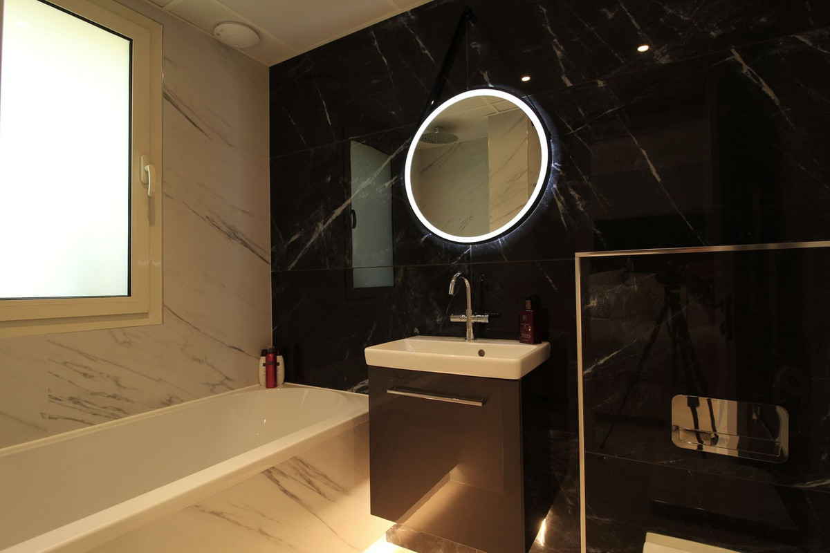 3 Bed Apartment for sale in Sierra Blanca Costa Del Sol, Málaga, Spain
