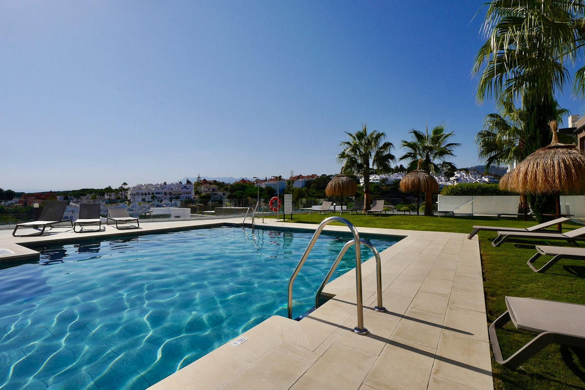 3 Bed Apartment for sale in Cabopino Costa Del Sol, Málaga, Spain