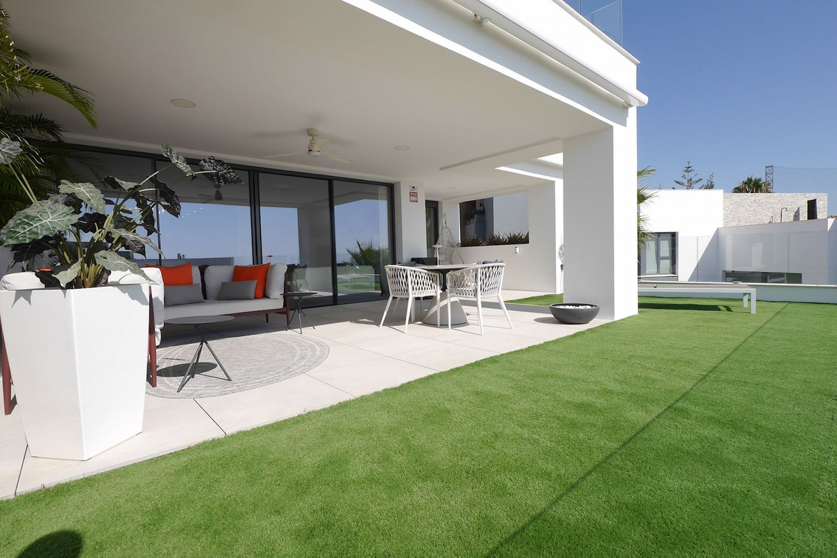 3 Bed Apartment for sale in Cabopino Costa Del Sol, Málaga, Spain