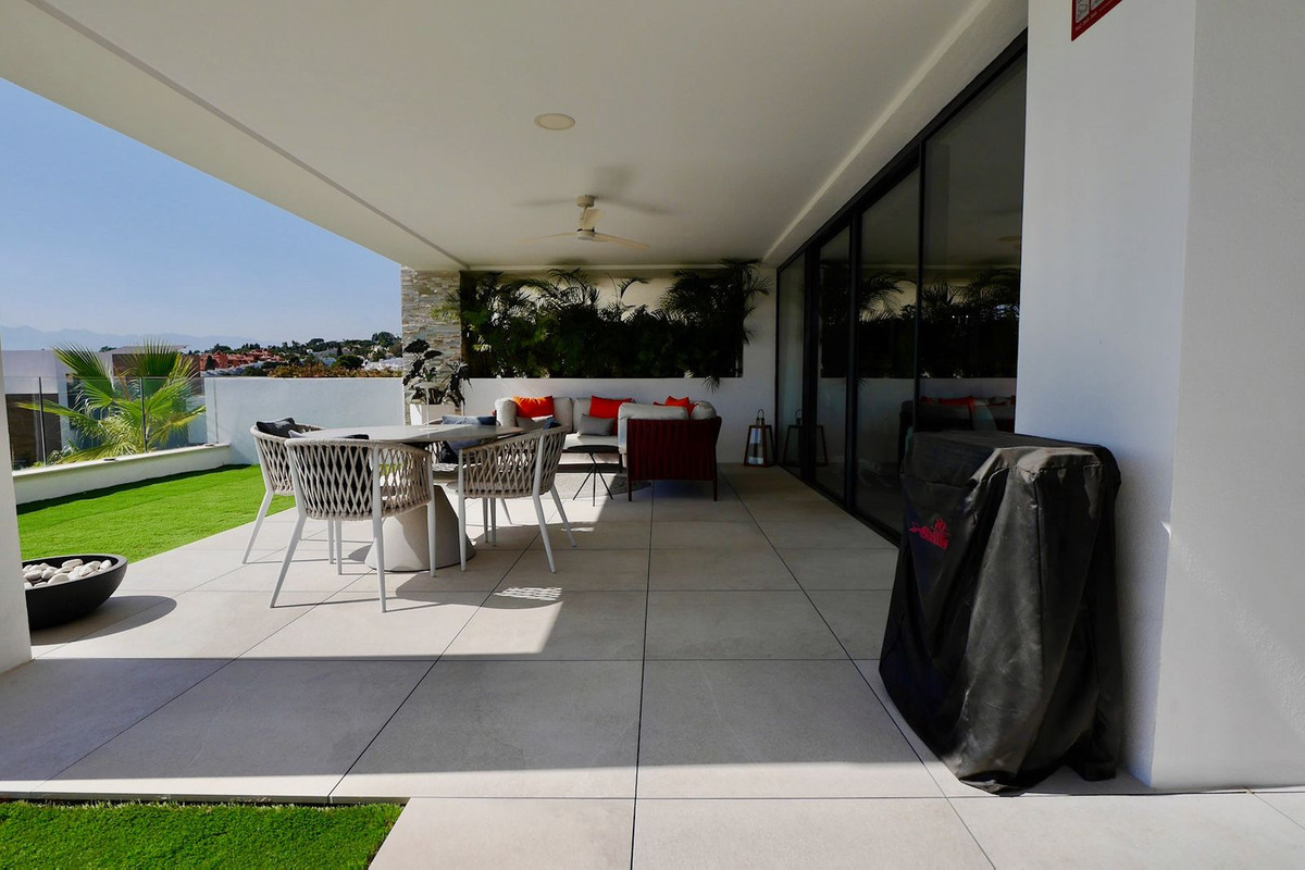 3 Bed Apartment for sale in Cabopino Costa Del Sol, Málaga, Spain