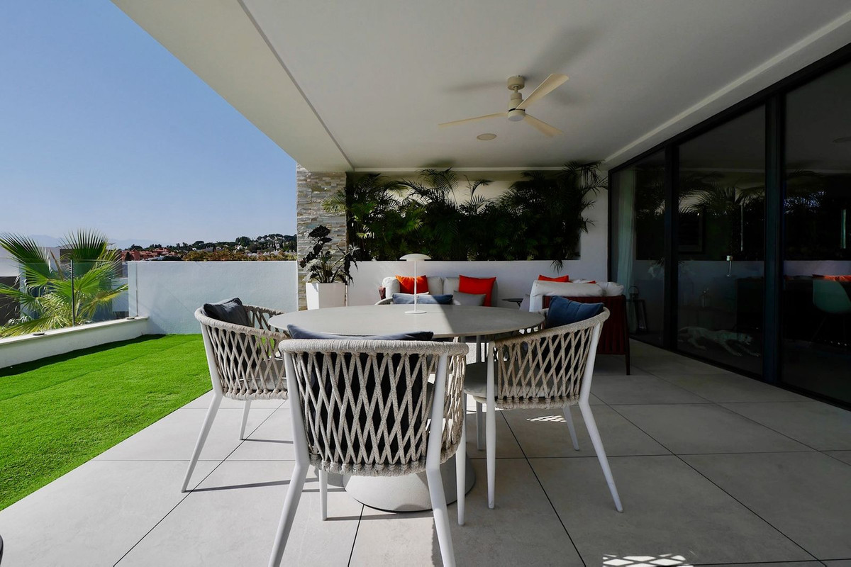 3 Bed Apartment for sale in Cabopino Costa Del Sol, Málaga, Spain