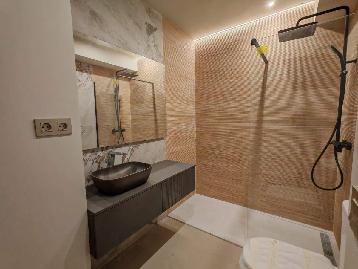 Se vende Villa - Chalet de 7 dormitorios en Costa Del Sol, Málaga, España