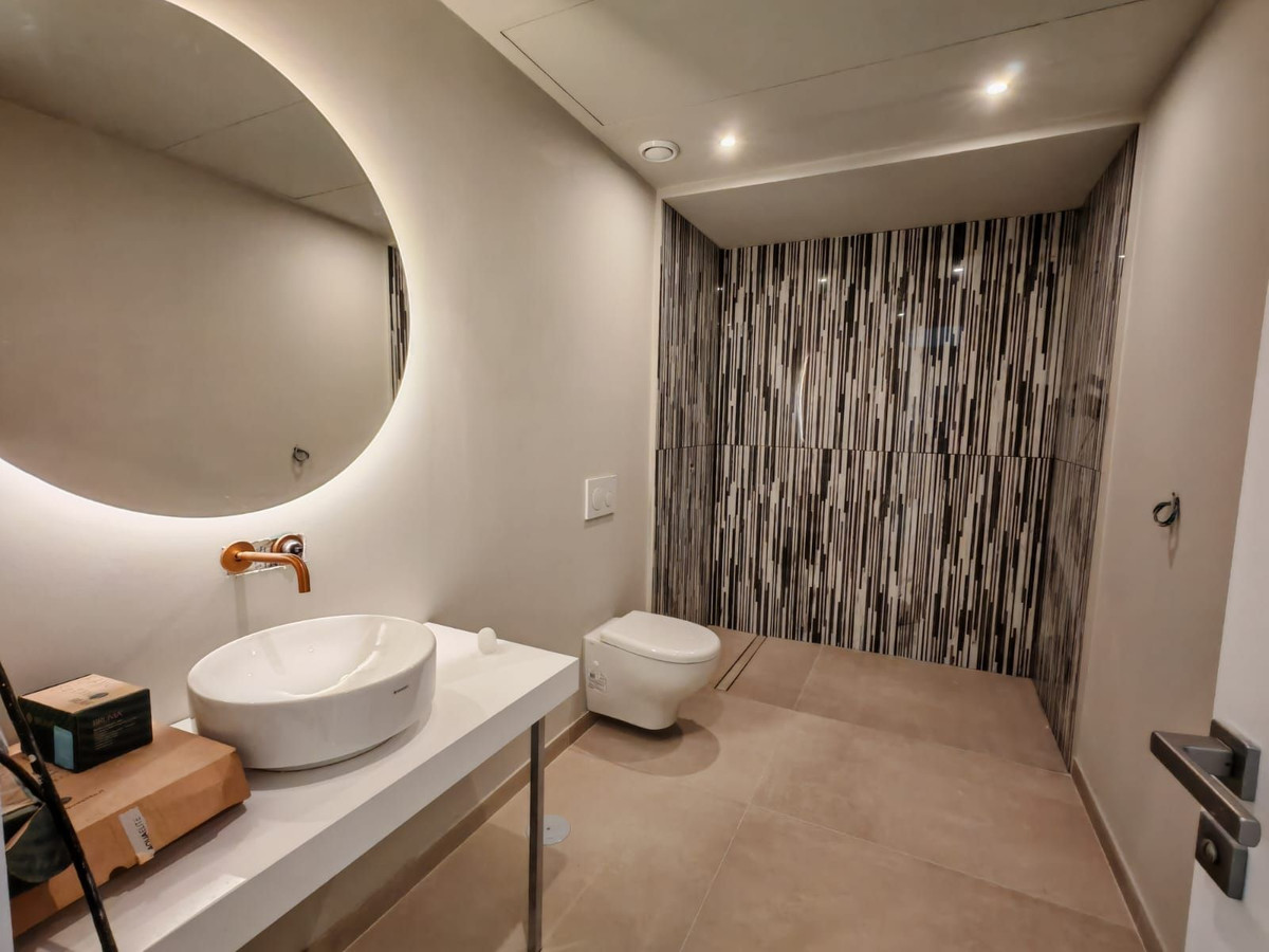 Se vende Villa - Chalet de 7 dormitorios en Costa Del Sol, Málaga, España