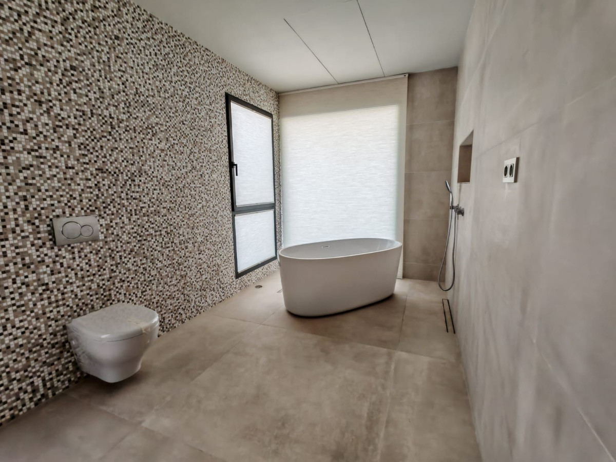 Se vende Villa - Chalet de 7 dormitorios en Costa Del Sol, Málaga, España