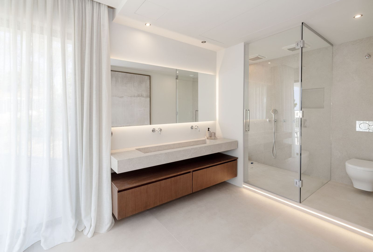 Se vende Villa - Chalet de 7 dormitorios en Costa Del Sol, Málaga, España
