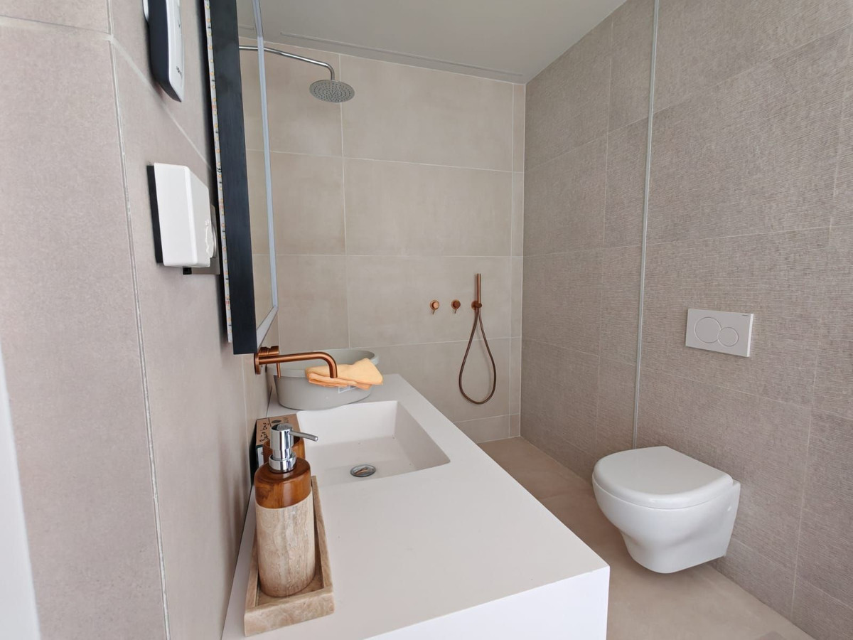 Se vende Villa - Chalet de 7 dormitorios en Costa Del Sol, Málaga, España