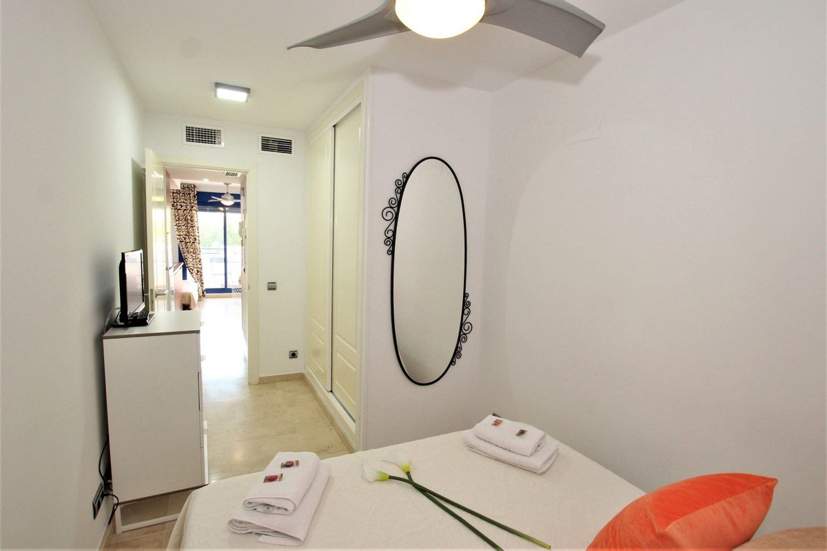 Se vende Apartamento Planta Media de 1 dormitorios en Costa Del Sol, Málaga, España