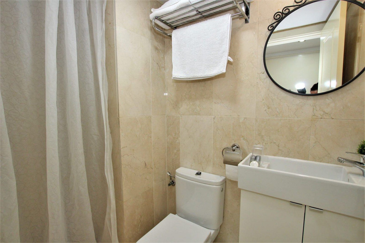 Se vende Apartamento Planta Media de 1 dormitorios en Costa Del Sol, Málaga, España