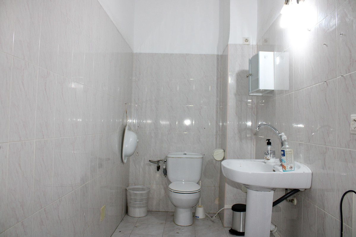 5 Bed Apartment for sale in Nerja Costa Del Sol East, Málaga, Spain