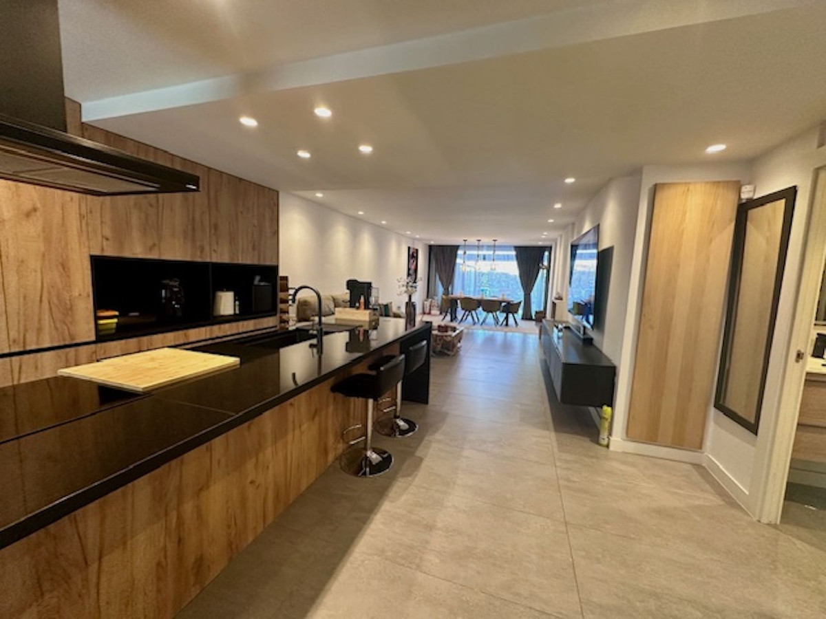 2 Bed Apartment for sale in Estepona Costa Del Sol, Málaga, Spain