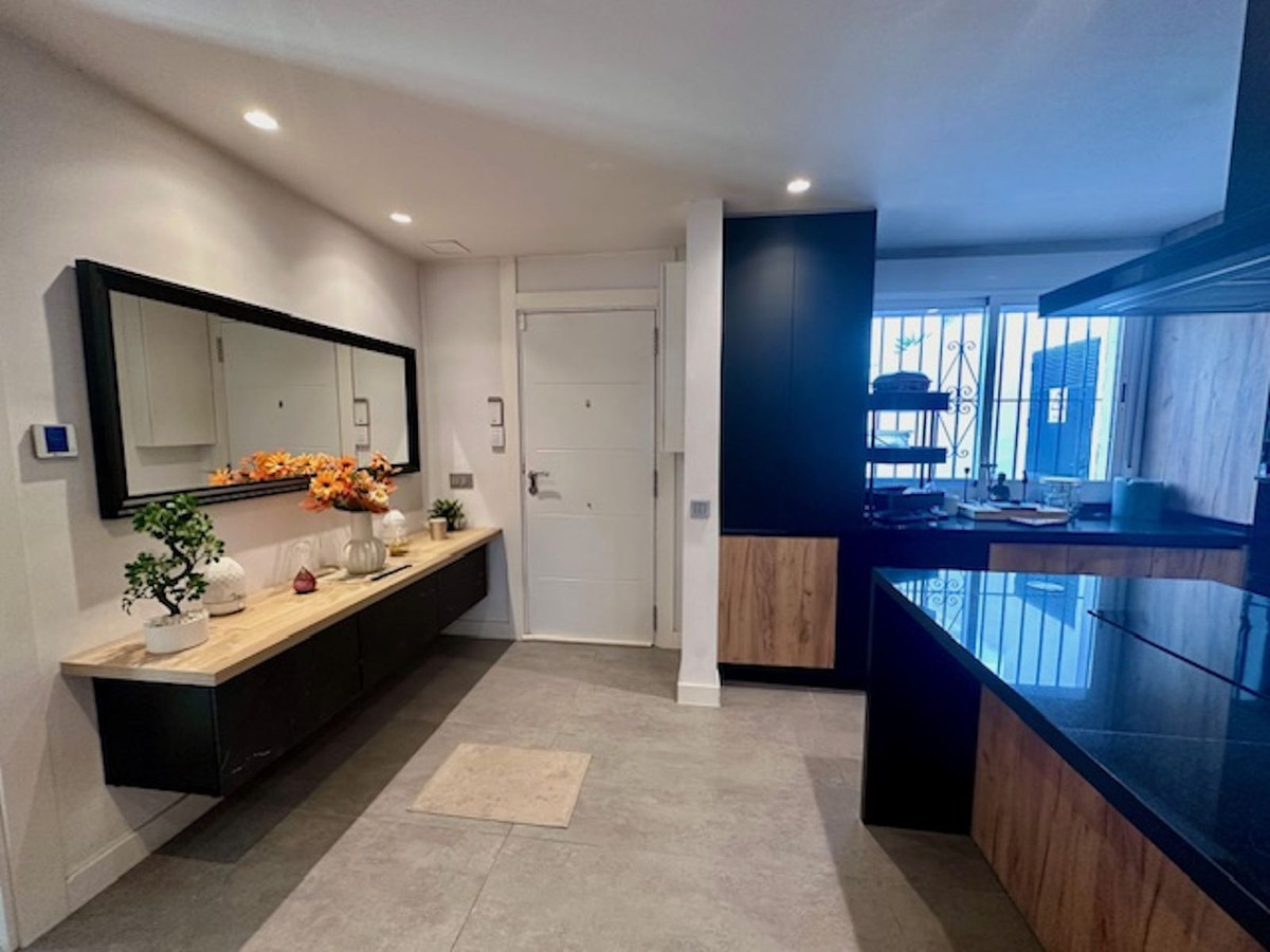 2 Bed Apartment for sale in Estepona Costa Del Sol, Málaga, Spain
