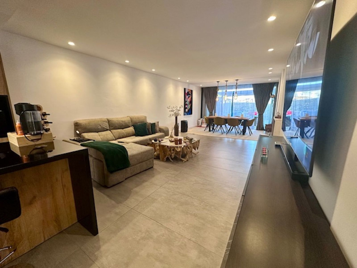 2 Bed Apartment for sale in Estepona Costa Del Sol, Málaga, Spain